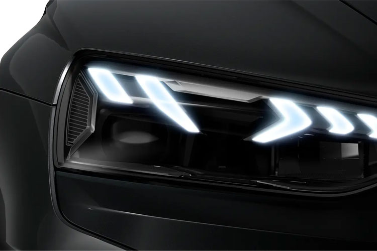 3958602 370kW 105kWh Quattro 4dr Auto