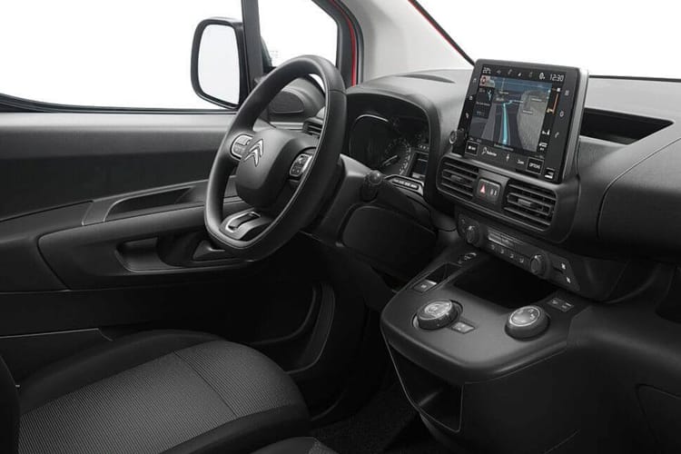 3978596 1.5 D 100 Plus XL 5dr [7 Seat]