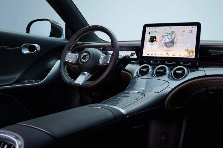 3812955 200kW Premium 66kWh 5dr Auto