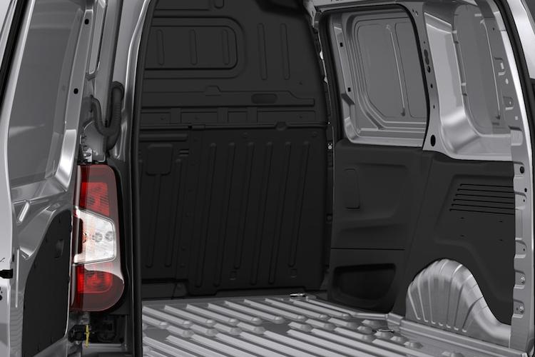 3979222 100kW 75kWh Crew Van VTR Auto