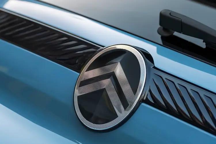 3979210 83kW 44kWh Standard Range Van Plus Auto