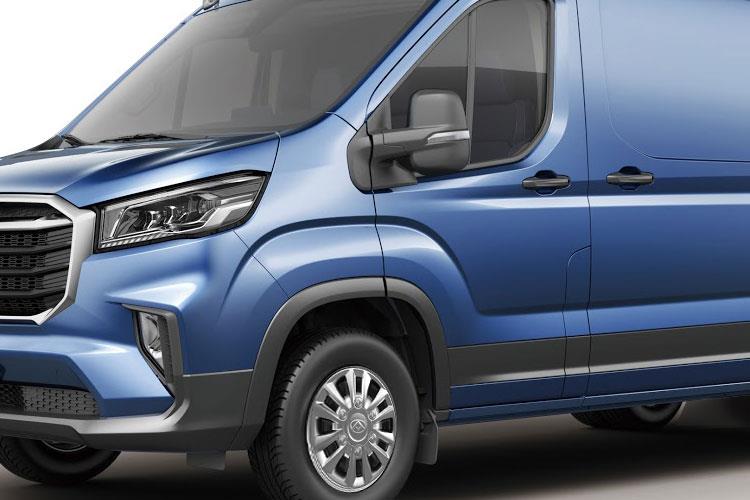 3943508 150kW Extra High Roof Crew Van 77kWh Auto