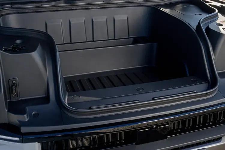 3943514 325kW Premium Double Cab Pickup 102kWh Auto